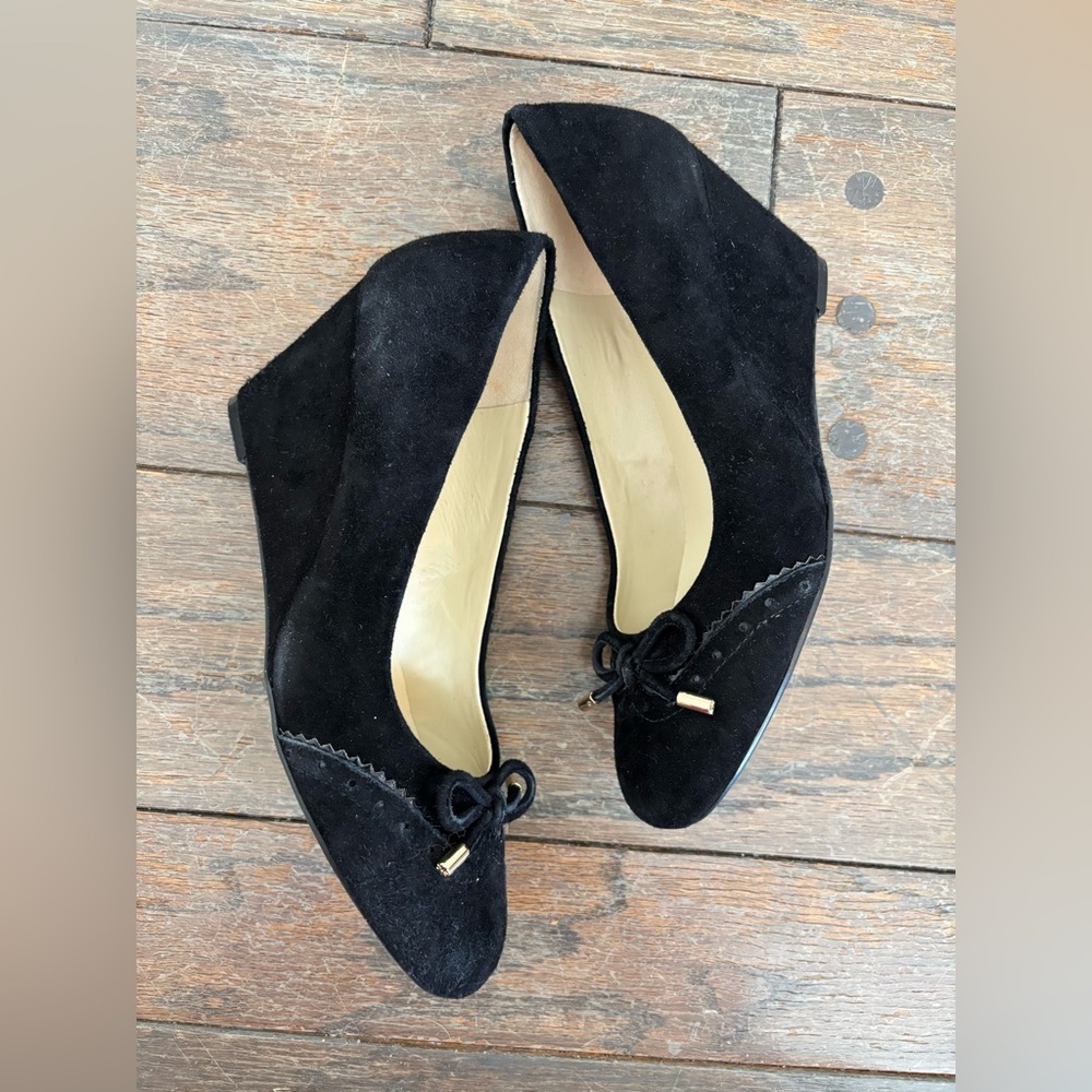 Isaac Mizrahi Elegant Black Suede Women's Wedge Shoes Size 7